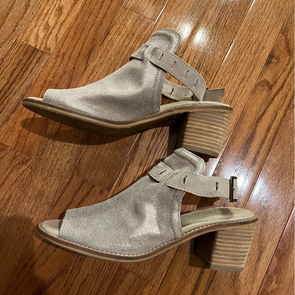 Diba True Casa Loma Peep Toe Heels Metallic Taupe Leather Size 8.5